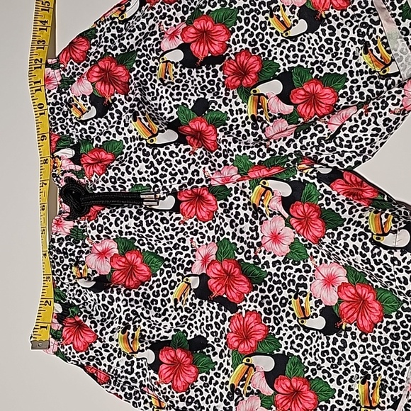 Franks Broadbeach Shorts Swimsuit Trunks Mid Length Pockets Lined Drawstring S - Picture 10 of 12